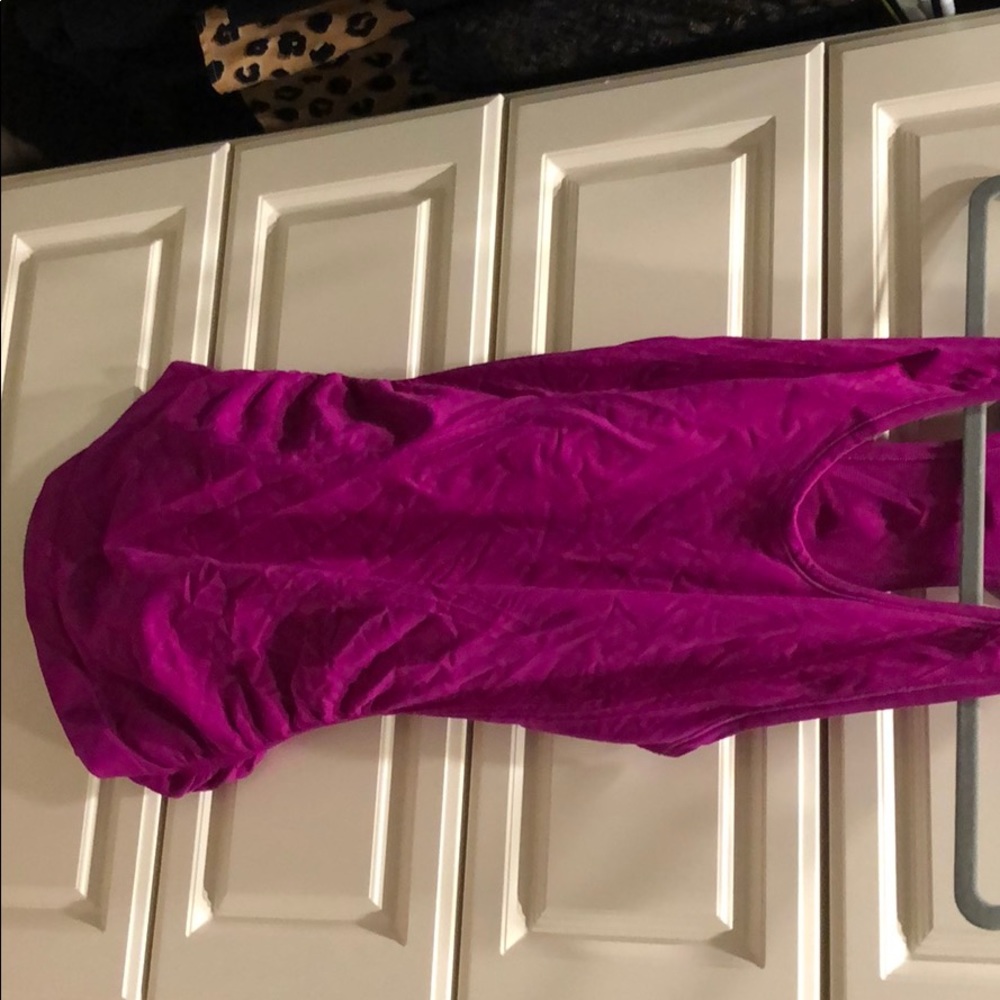 Athleta speedlight tank with ruchetting on sides